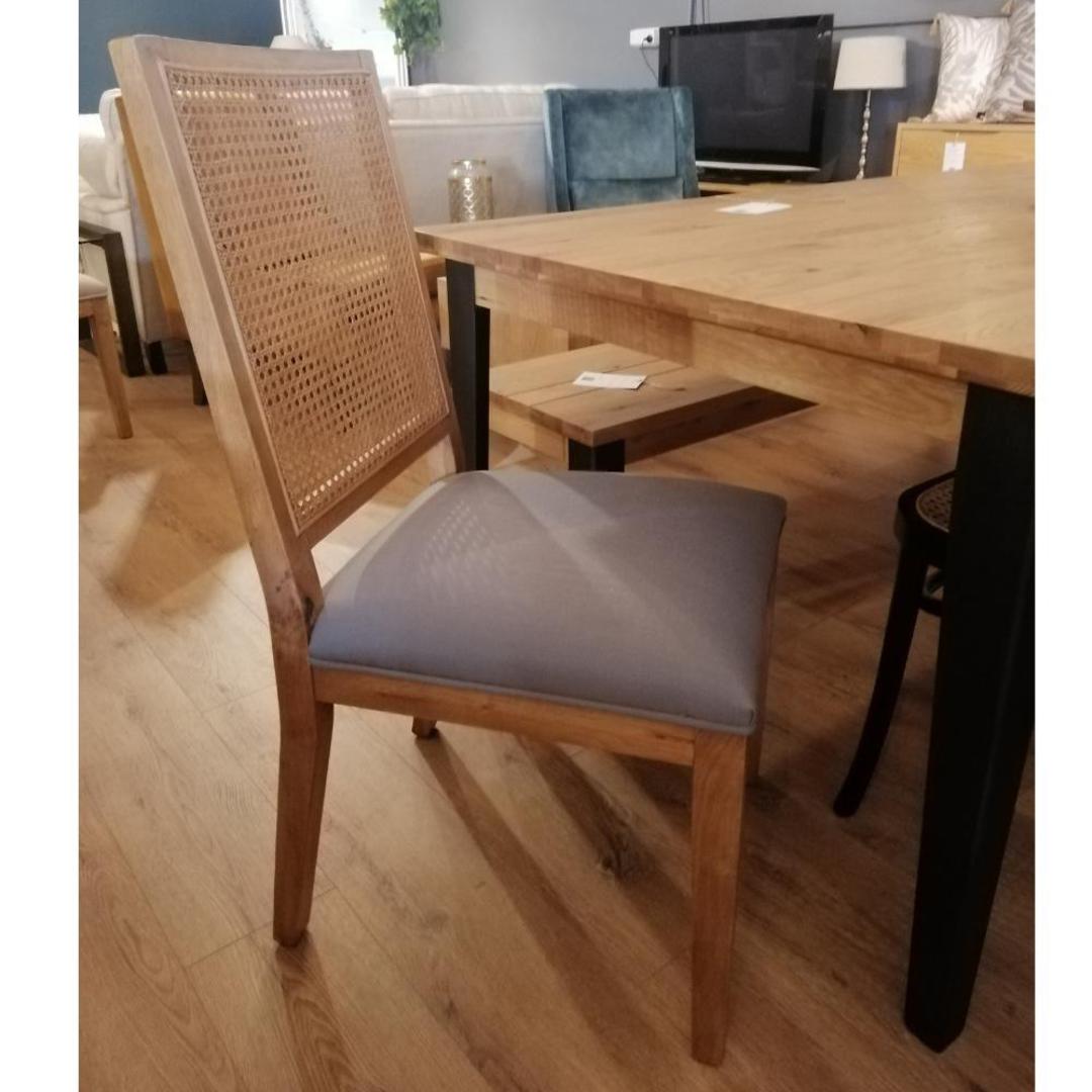 Elm Round Dining Table 1.2m with 4 Elle chairs - 2 Beige colour & 2 Grey Colour image 6